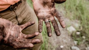 dirty hands result in contact infections